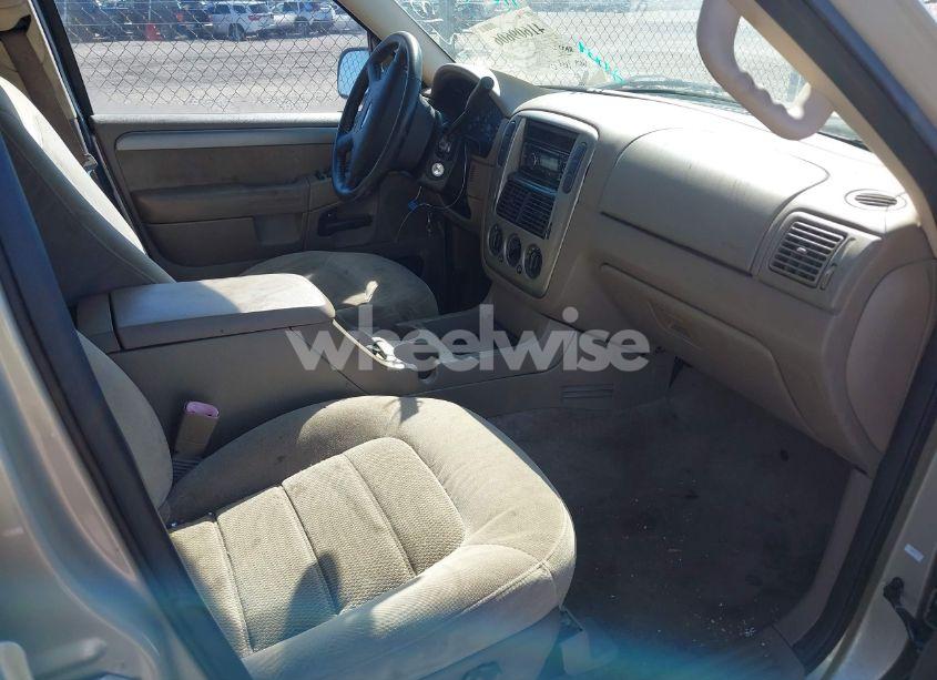 Photo 5 of 2004 Ford Explorer XLT (VIN 1FMZU63K04ZA42287)