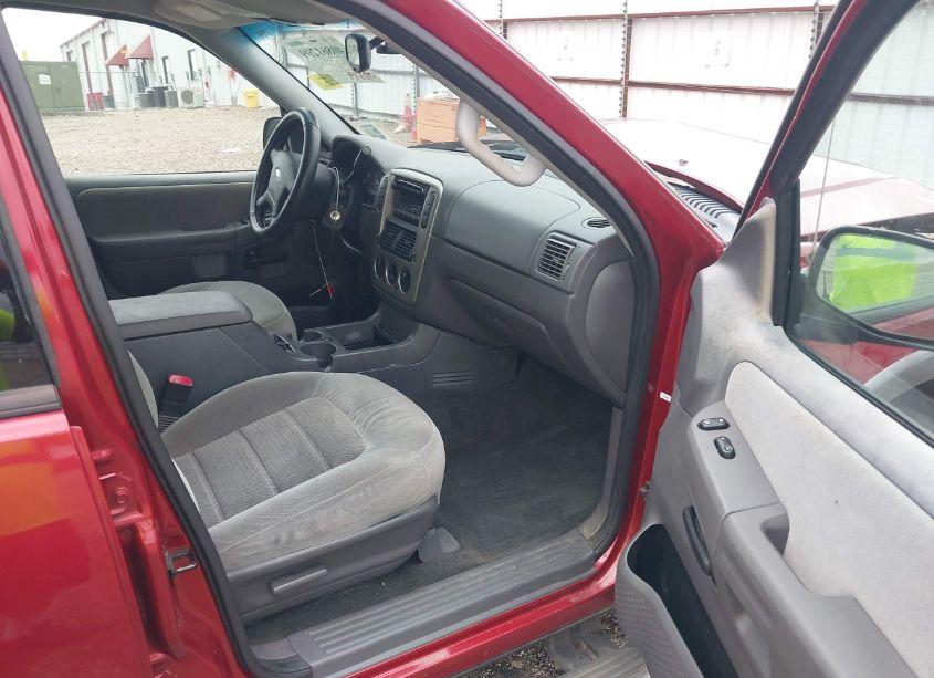Photo 5 of 2005 Ford Explorer XLT/XLT SPORT (VIN 1FMZU63K05UB05869)