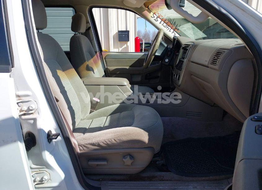 Photo 5 of 2003 Ford Explorer NBX/XLT (VIN 1FMZU63K13UA10895)