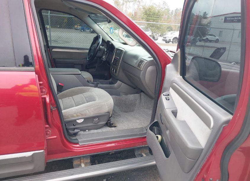 Photo 5 of 2004 Ford Explorer XLT (VIN 1FMZU63K24UA46015)