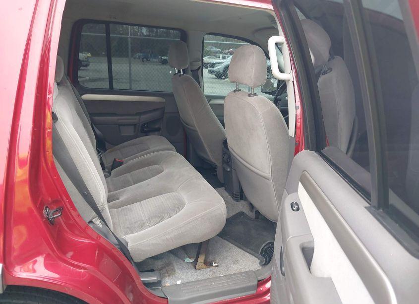 Photo 8 of 2004 Ford Explorer XLT (VIN 1FMZU63K24UA46015)