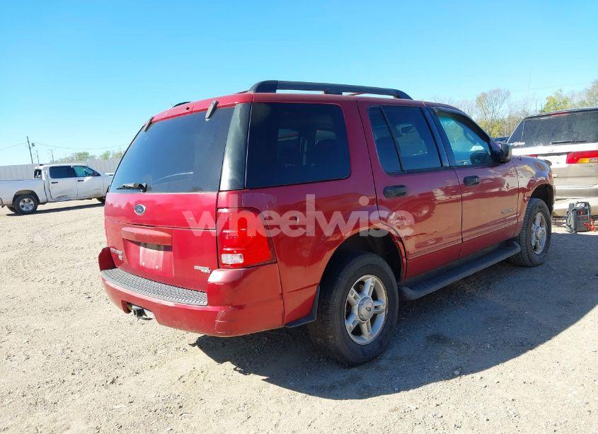 Photo 4 of 2005 Ford Explorer XLT/XLT SPORT (VIN 1FMZU63K25UC05701)
