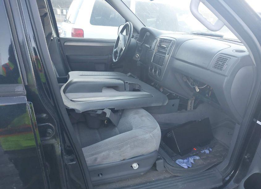 Photo 5 of 2004 Ford Explorer XLT (VIN 1FMZU63K34UC25874)