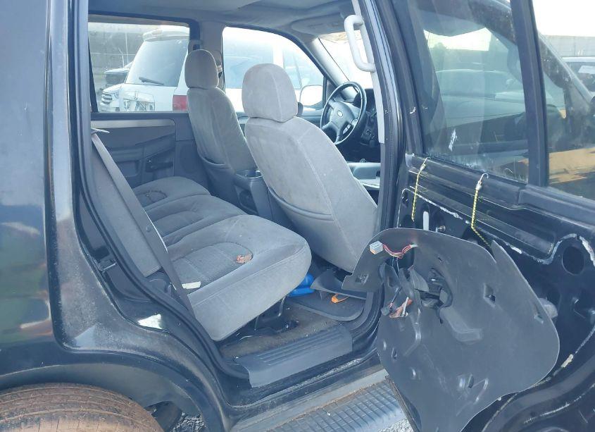 Photo 8 of 2004 Ford Explorer XLT (VIN 1FMZU63K34UC25874)