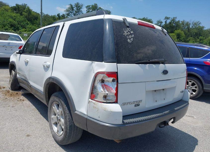 Photo 3 of 2005 Ford Explorer XLT/XLT SPORT (VIN 1FMZU63K35UB86687)