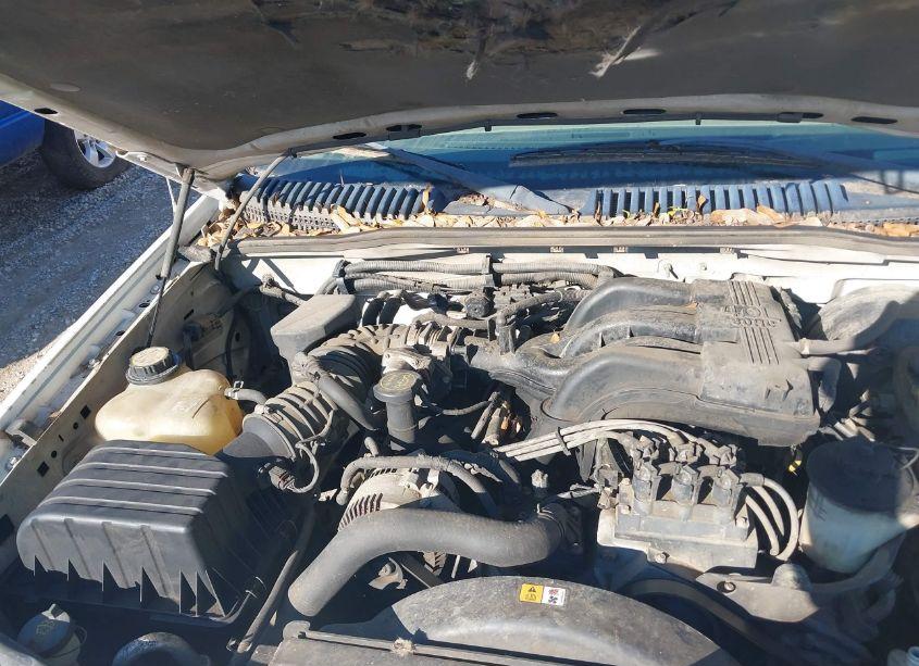 Photo 10 of 2004 Ford Explorer XLT (VIN 1FMZU63K44UB63529)