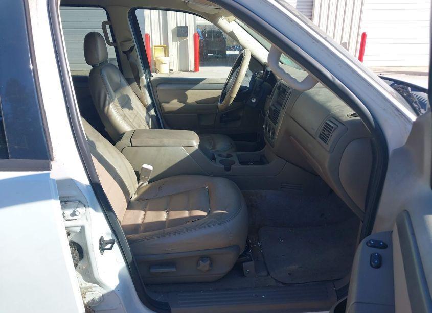 Photo 5 of 2004 Ford Explorer XLT (VIN 1FMZU63K44UB63529)