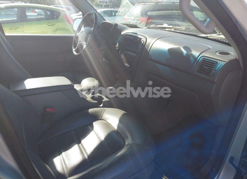 Photo 5 of 2002 Ford Explorer XLT (VIN 1FMZU63K52ZC76339)