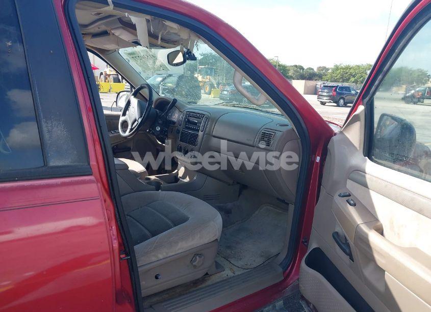 Photo 5 of 2004 Ford Explorer XLT (VIN 1FMZU63K54UA50494)