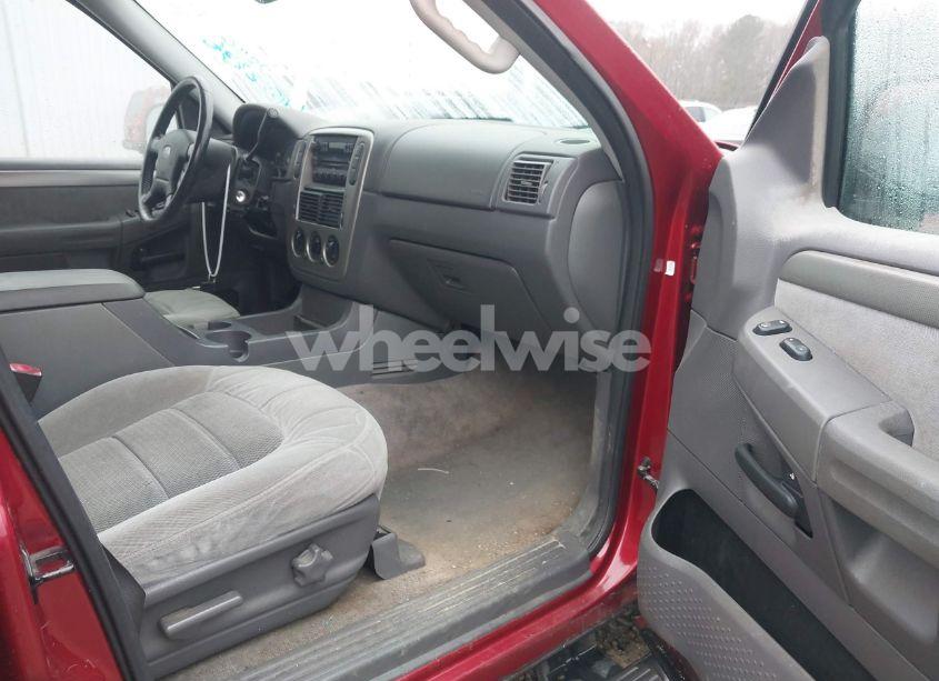 Photo 5 of 2004 Ford Explorer XLT (VIN 1FMZU63K54UB88794)