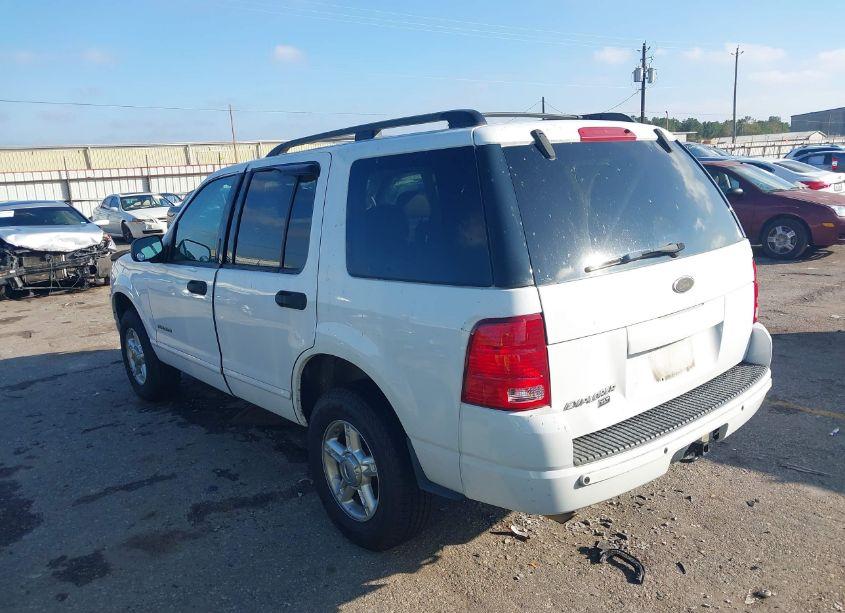 Photo 3 of 2004 Ford Explorer XLT (VIN 1FMZU63K54ZB29196)