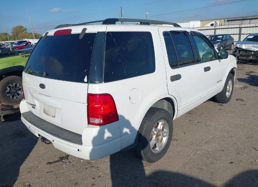 Photo 4 of 2004 Ford Explorer XLT (VIN 1FMZU63K54ZB29196)