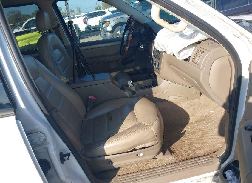 Photo 5 of 2004 Ford Explorer XLT (VIN 1FMZU63K54ZB29196)