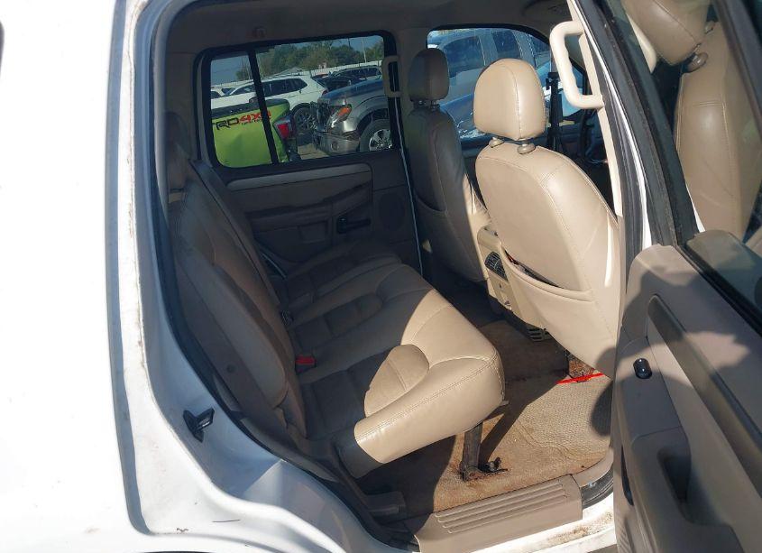 Photo 8 of 2004 Ford Explorer XLT (VIN 1FMZU63K54ZB29196)