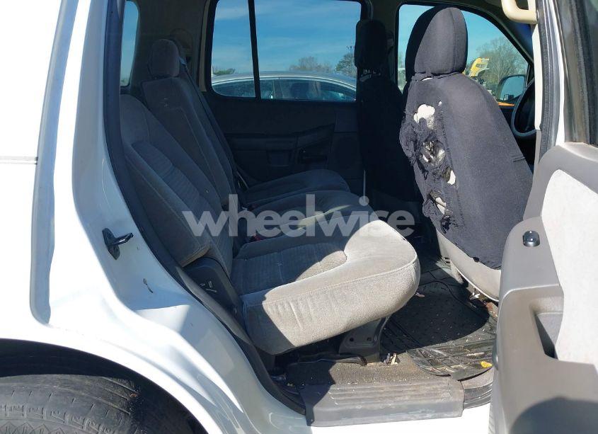 Photo 8 of 2005 Ford Explorer XLT/XLT SPORT (VIN 1FMZU63K55UA12037)