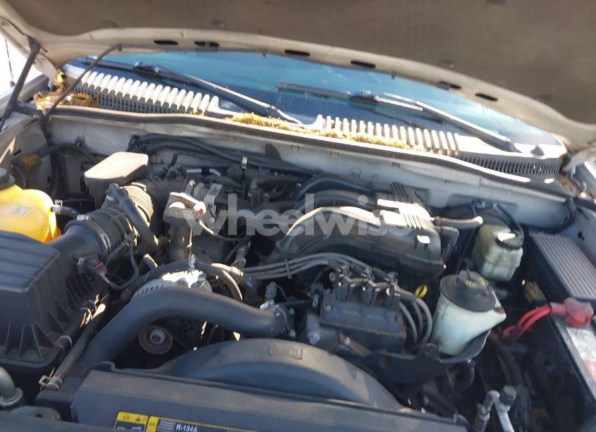 Photo 10 of 2005 Ford Explorer XLT/XLT SPORT (VIN 1FMZU63K65UA05372)