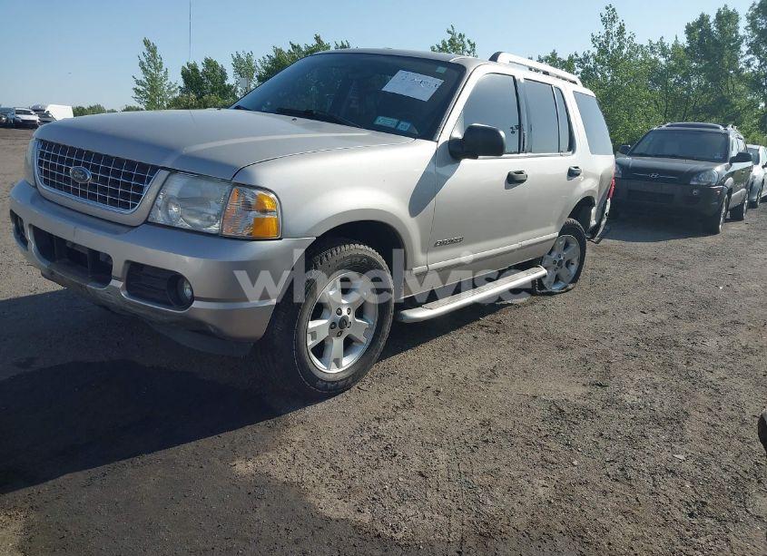 Photo 2 of 2005 Ford Explorer XLT/XLT SPORT (VIN 1FMZU63K65UA05372)