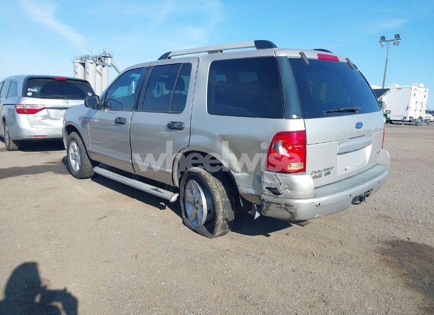 Photo 3 of 2005 Ford Explorer XLT/XLT SPORT (VIN 1FMZU63K65UA05372)