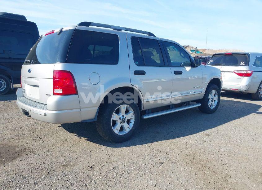 Photo 4 of 2005 Ford Explorer XLT/XLT SPORT (VIN 1FMZU63K65UA05372)