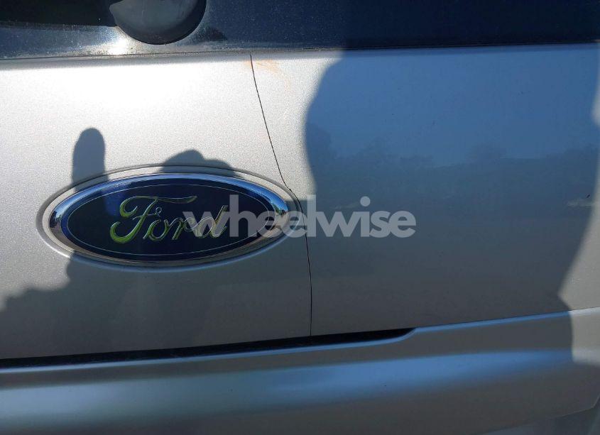 Photo 6 of 2005 Ford Explorer XLT/XLT SPORT (VIN 1FMZU63K65UA05372)