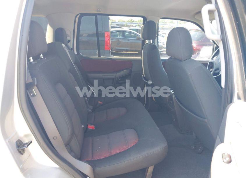 Photo 8 of 2005 Ford Explorer XLT/XLT SPORT (VIN 1FMZU63K65UA05372)