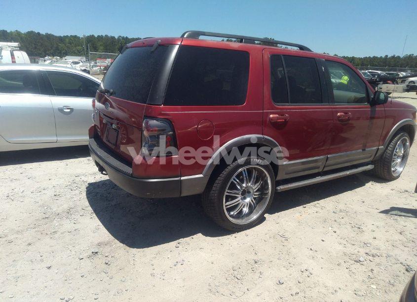 Photo 4 of 2003 Ford Explorer (VIN 1FMZU63K73UA44887)