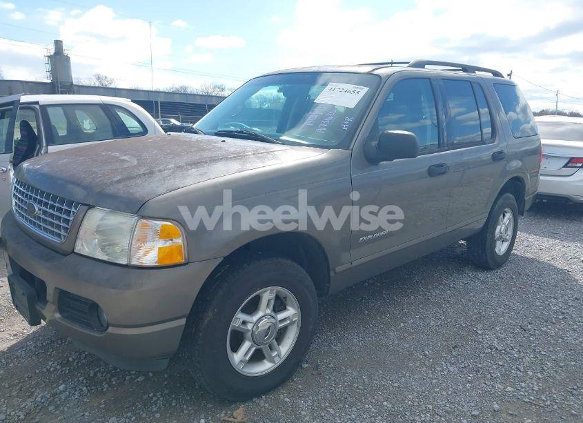 Photo 2 of 2004 Ford Explorer XLT (VIN 1FMZU63K74ZA73620)