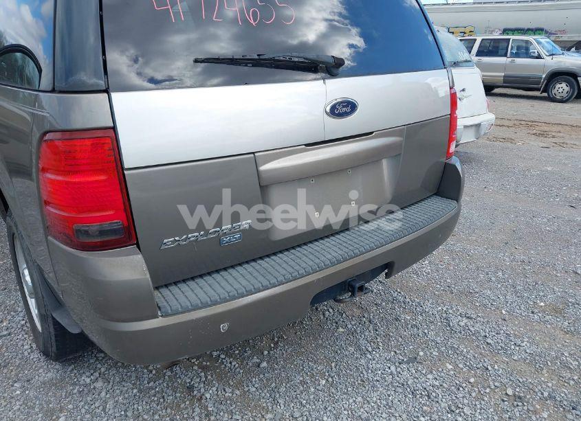 Photo 6 of 2004 Ford Explorer XLT (VIN 1FMZU63K74ZA73620)