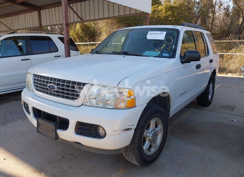 Photo 2 of 2005 Ford Explorer XLT/XLT SPORT (VIN 1FMZU63K75ZA02189)