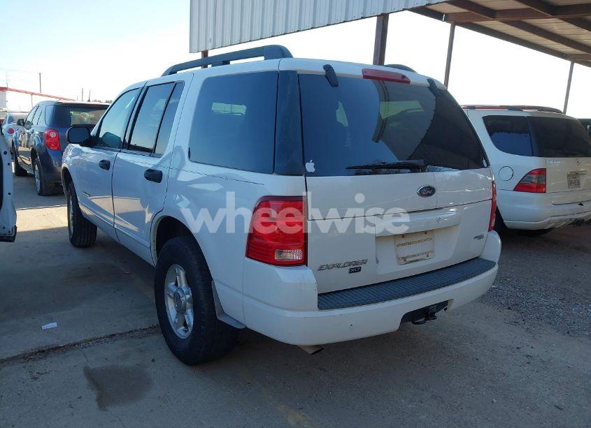 Photo 3 of 2005 Ford Explorer XLT/XLT SPORT (VIN 1FMZU63K75ZA02189)