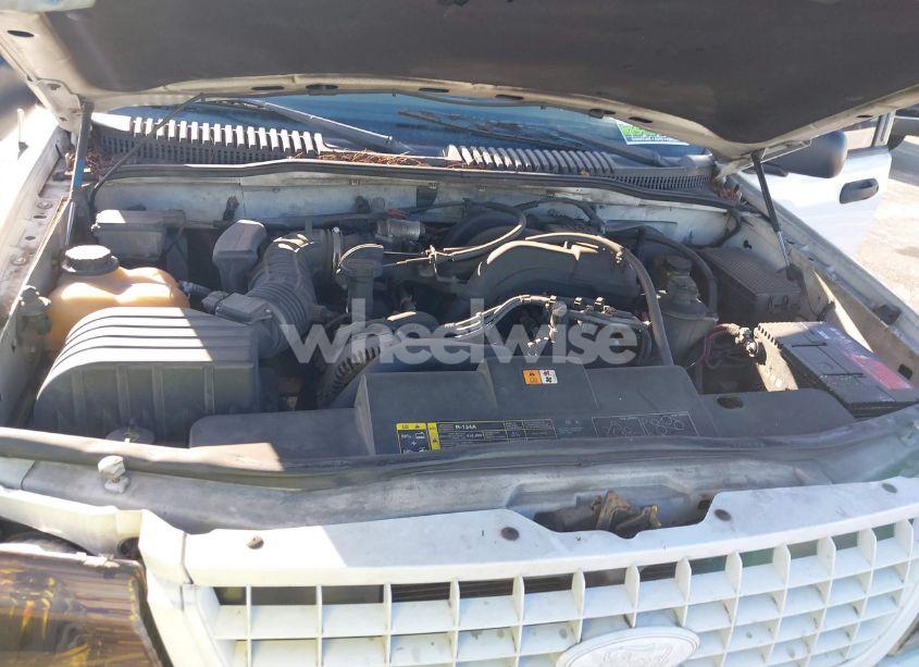 Photo 10 of 2003 Ford Explorer (VIN 1FMZU63K83UA85741)