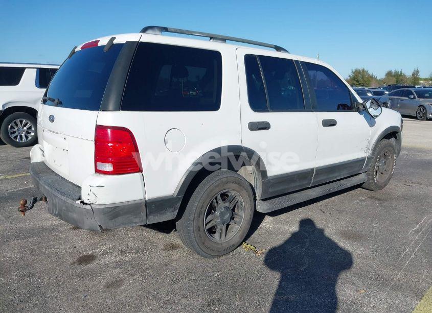 Photo 4 of 2003 Ford Explorer (VIN 1FMZU63K83UA85741)
