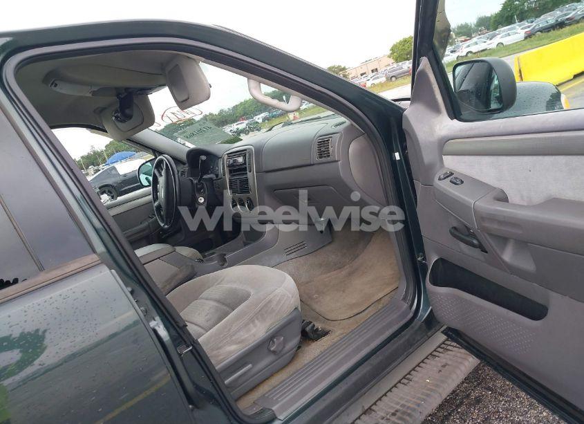 Photo 5 of 2004 Ford Explorer XLT (VIN 1FMZU63K94UB41039)