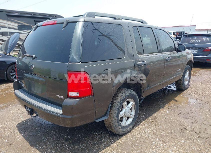 Photo 4 of 2005 Ford Explorer XLT/XLT SPORT (VIN 1FMZU63K95ZA77797)