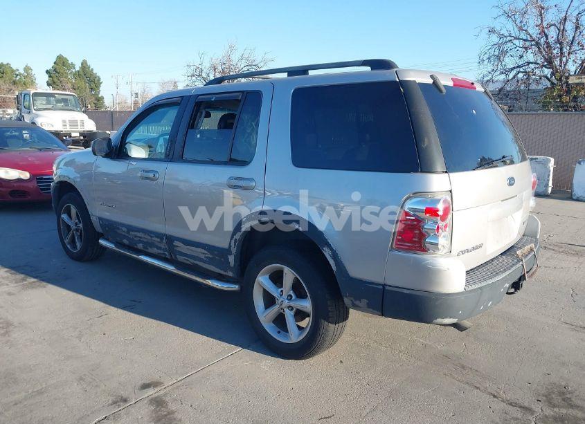 Photo 3 of 2002 Ford Explorer XLT (VIN 1FMZU63KX2ZC92021)