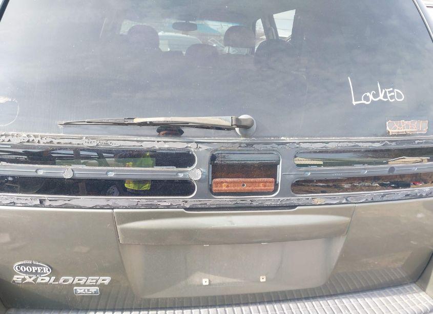 Photo 6 of 2003 Ford Explorer (VIN 1FMZU63KX3UB59774)