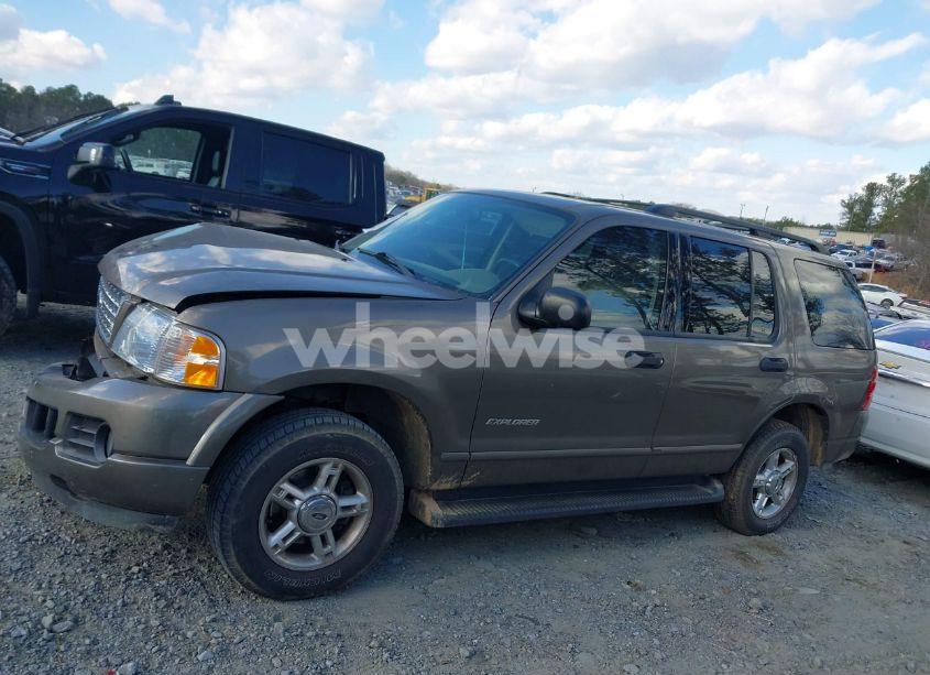 Photo 14 of 2004 Ford Explorer XLT (VIN 1FMZU63KX4UA80767)