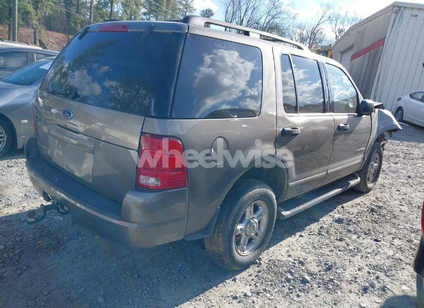 Photo 4 of 2004 Ford Explorer XLT (VIN 1FMZU63KX4UA80767)