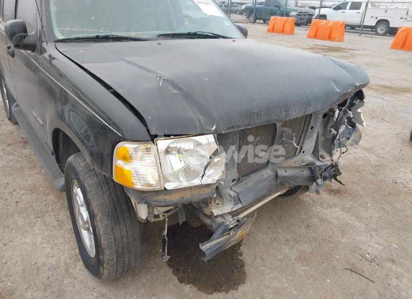 Photo 15 of 2004 Ford Explorer XLT (VIN 1FMZU63KX4UB12164)