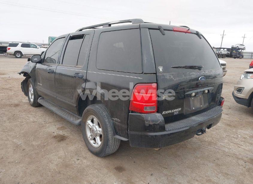 Photo 3 of 2004 Ford Explorer XLT (VIN 1FMZU63KX4UB12164)