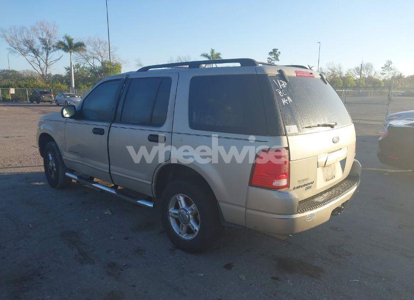 Photo 3 of 2004 Ford Explorer XLT (VIN 1FMZU63KX4UC06187)