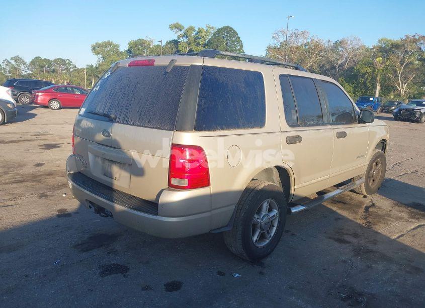 Photo 4 of 2004 Ford Explorer XLT (VIN 1FMZU63KX4UC06187)