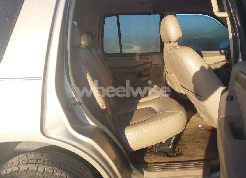 Photo 8 of 2004 Ford Explorer XLT (VIN 1FMZU63KX4UC06187)