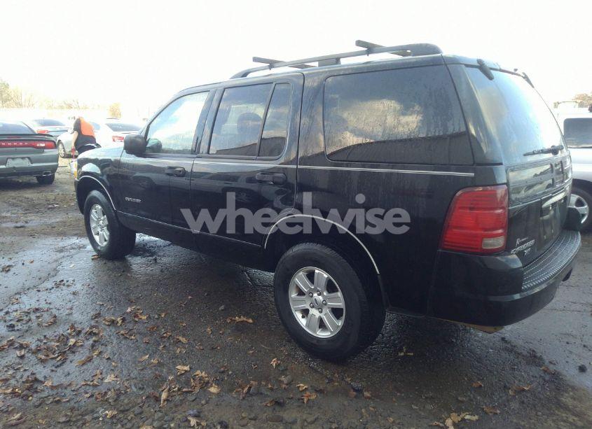 Photo 3 of 2004 Ford Explorer XLT (VIN 1FMZU63KX4ZA05201)