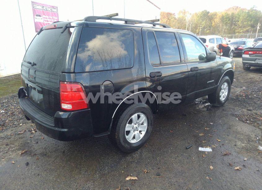 Photo 4 of 2004 Ford Explorer XLT (VIN 1FMZU63KX4ZA05201)