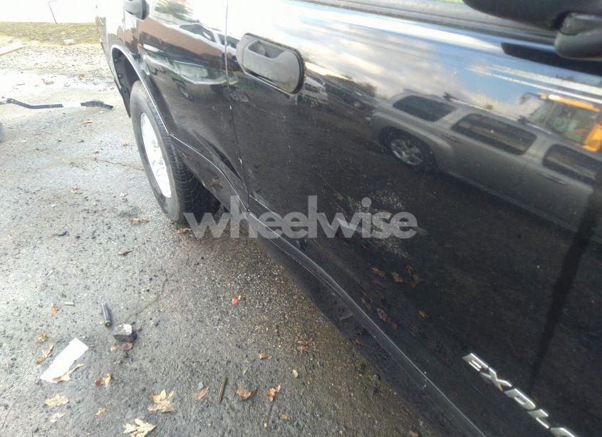 Photo 6 of 2004 Ford Explorer XLT (VIN 1FMZU63KX4ZA05201)