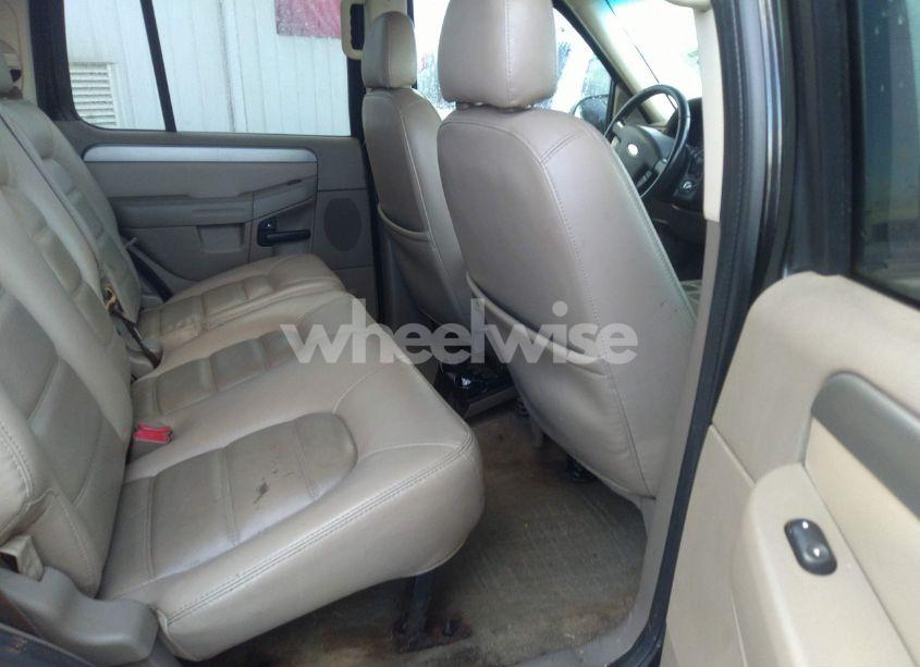 Photo 8 of 2004 Ford Explorer XLT (VIN 1FMZU63KX4ZA05201)