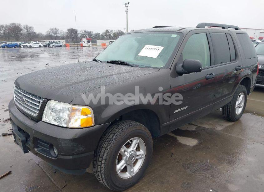 Photo 2 of 2005 Ford Explorer XLT/XLT SPORT (VIN 1FMZU63KX5UA03057)