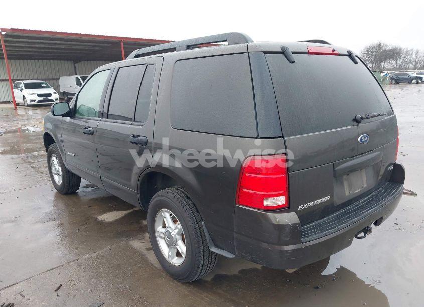 Photo 3 of 2005 Ford Explorer XLT/XLT SPORT (VIN 1FMZU63KX5UA03057)