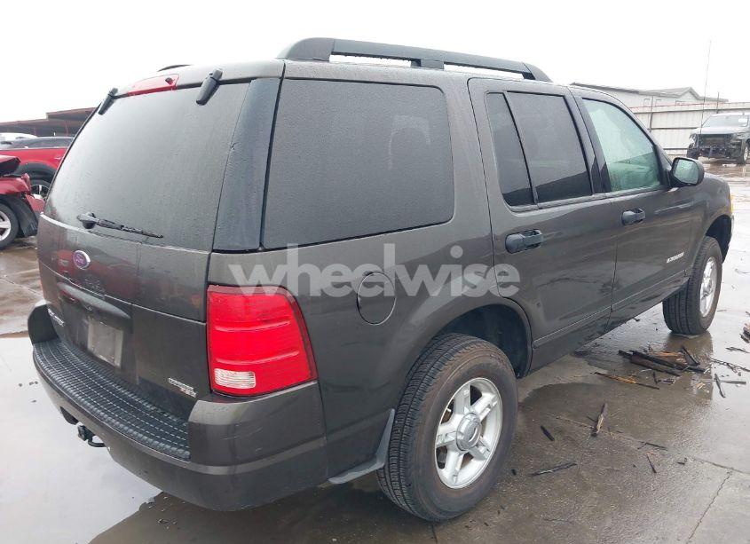 Photo 4 of 2005 Ford Explorer XLT/XLT SPORT (VIN 1FMZU63KX5UA03057)